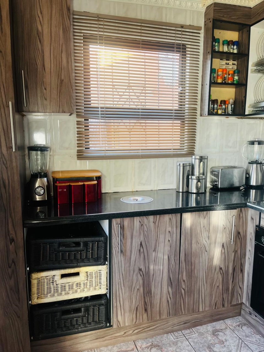 5 Bedroom Property for Sale in Mdantsane Nu 17 Eastern Cape